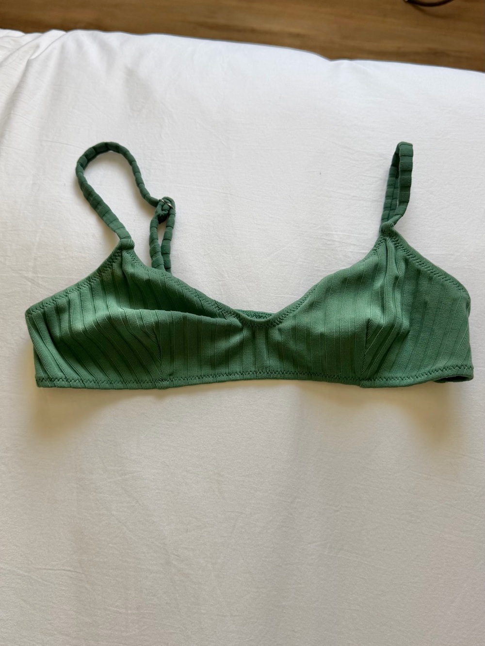 solid & striped rachel bikini top, size medium